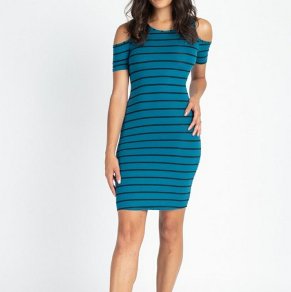 Cutout Shoulder Stretch Knit Short Sleeve Dress